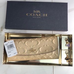 Coach CLUTCH beige tan gift  formal elegant